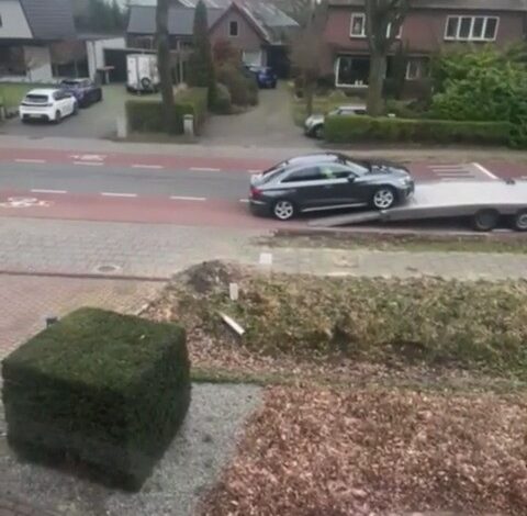 Photo of Самое понедельничное видео: парень снял прибытие своего нового автомобиля Audi…